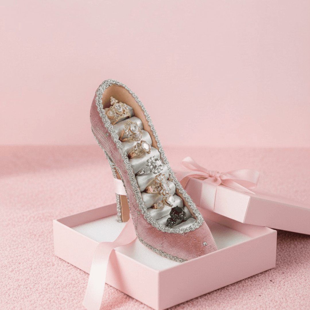 Elegant Velvet High-Heeled Shoe Ring Holder &amp; Display